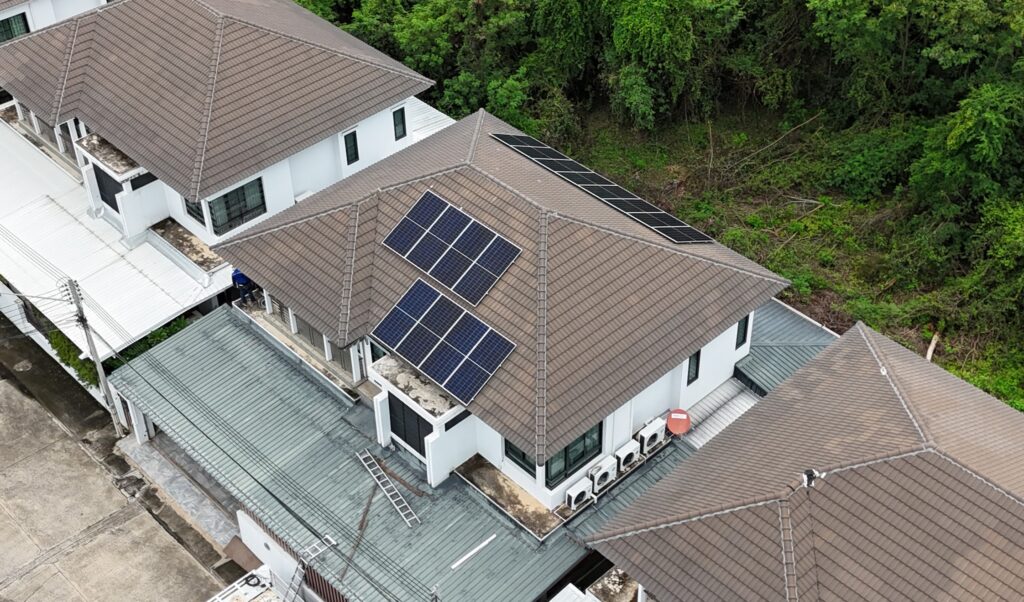 ติดตั้ง Solar Rooftop 10kW หมู่บ้านมิราเคิล จ.นครสวรรค์