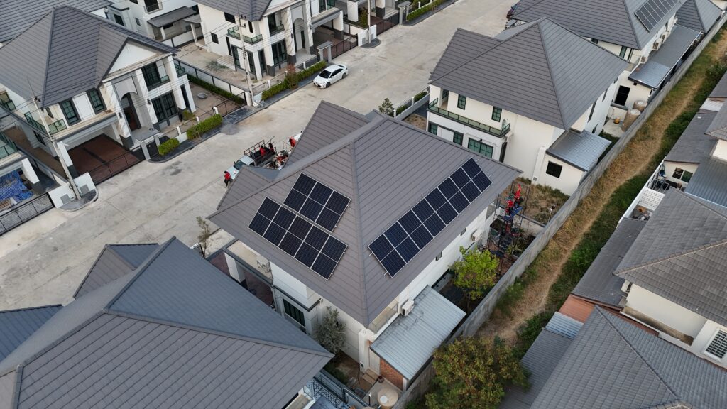 ติดตั้ง Solar Rooftop 10kW โครงงานหมู่บ้าน The Wellington จ.นครสวรรค์